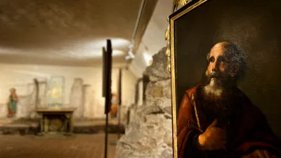 Jubilejní rok a duchovní odkaz sv. Petra a Pavla připomíná nová výstava v kryptě katedrály